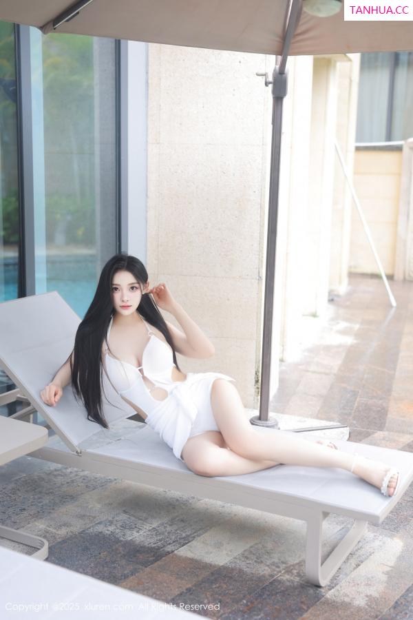[XiuRen]高清写真图 2025.02.25 No.9929 白浅浅 美腿性感